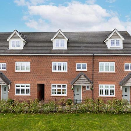 ווייקפילד 4 Bed 3 Bath - Kirkstall House By Alt-Stay Accommodation - Ideal For Contractors & Remote Workers - Long Stays Welcome מראה חיצוני תמונה