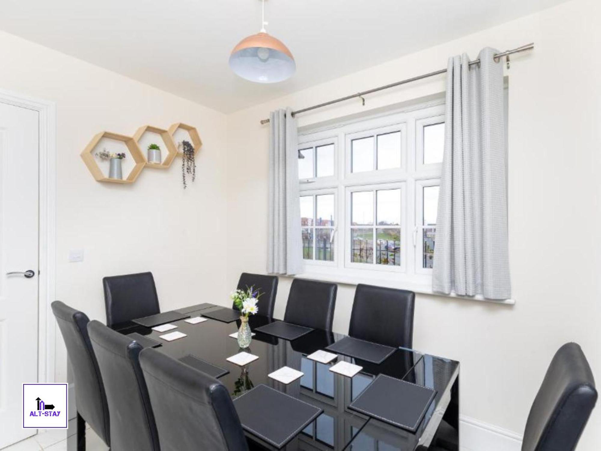 ווייקפילד 4 Bed 3 Bath - Kirkstall House By Alt-Stay Accommodation - Ideal For Contractors & Remote Workers - Long Stays Welcome מראה חיצוני תמונה