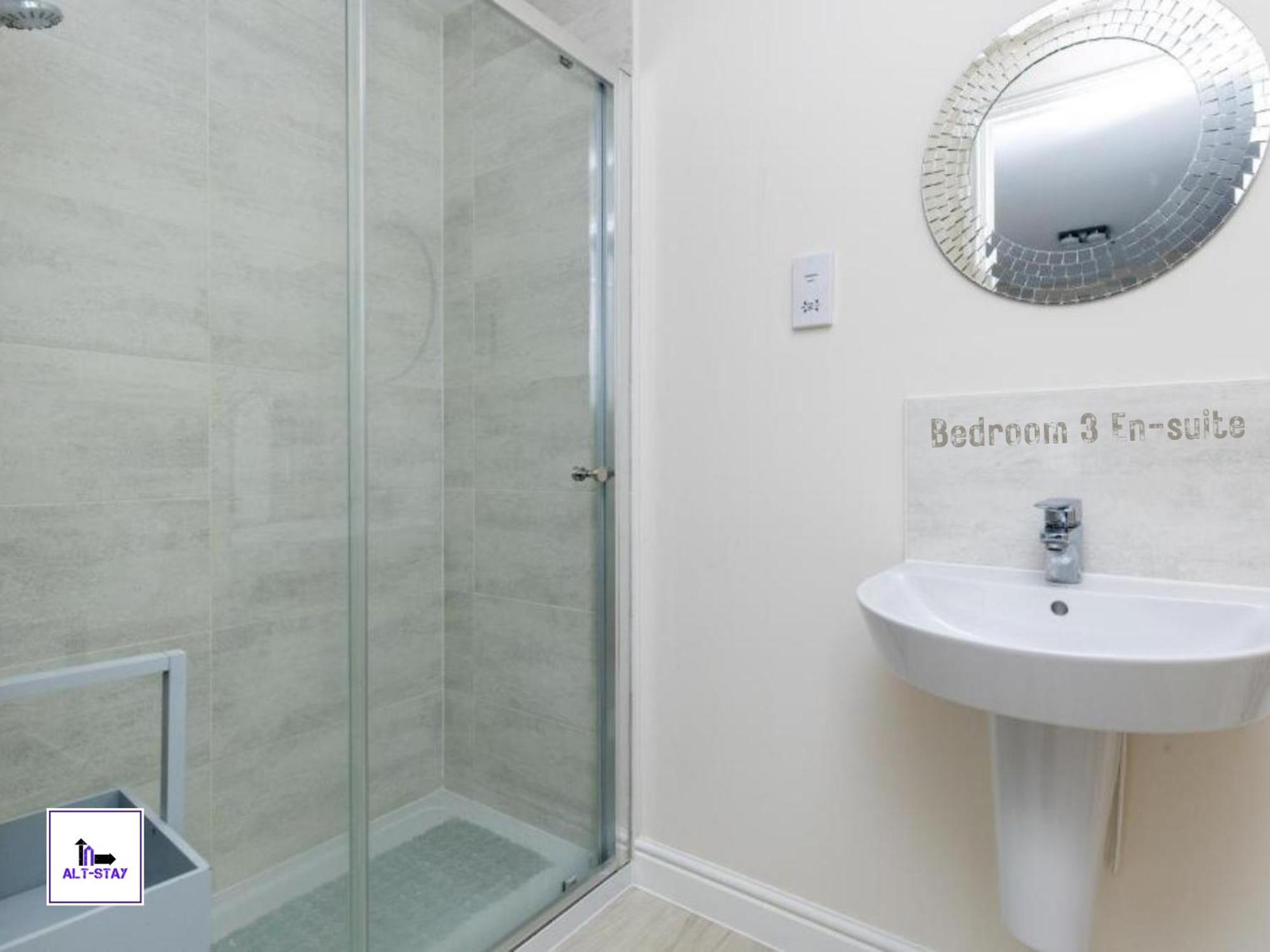 ווייקפילד 4 Bed 3 Bath - Kirkstall House By Alt-Stay Accommodation - Ideal For Contractors & Remote Workers - Long Stays Welcome מראה חיצוני תמונה