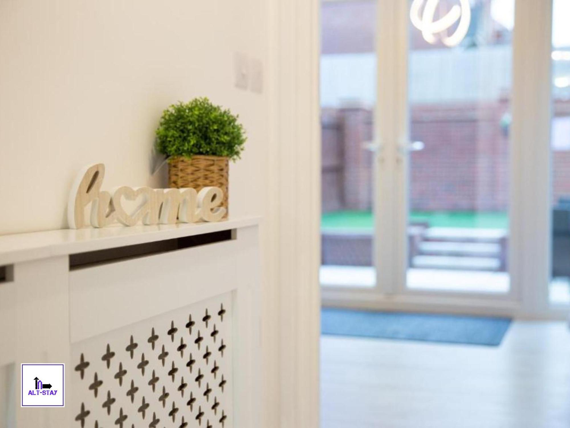 ווייקפילד 4 Bed 3 Bath - Kirkstall House By Alt-Stay Accommodation - Ideal For Contractors & Remote Workers - Long Stays Welcome מראה חיצוני תמונה