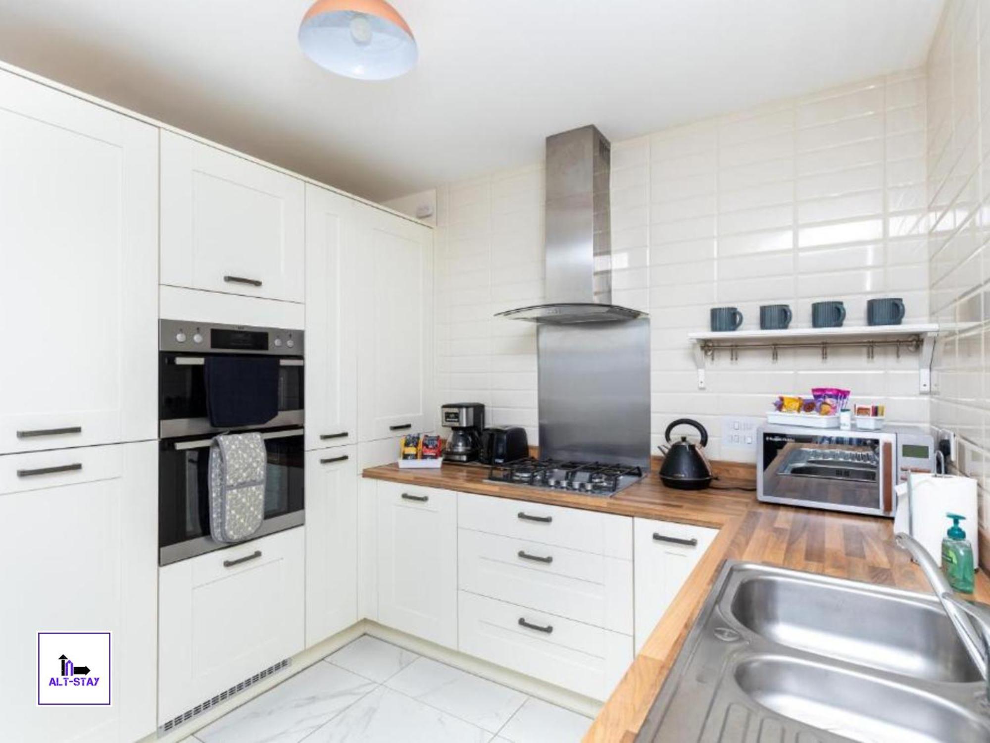 ווייקפילד 4 Bed 3 Bath - Kirkstall House By Alt-Stay Accommodation - Ideal For Contractors & Remote Workers - Long Stays Welcome מראה חיצוני תמונה
