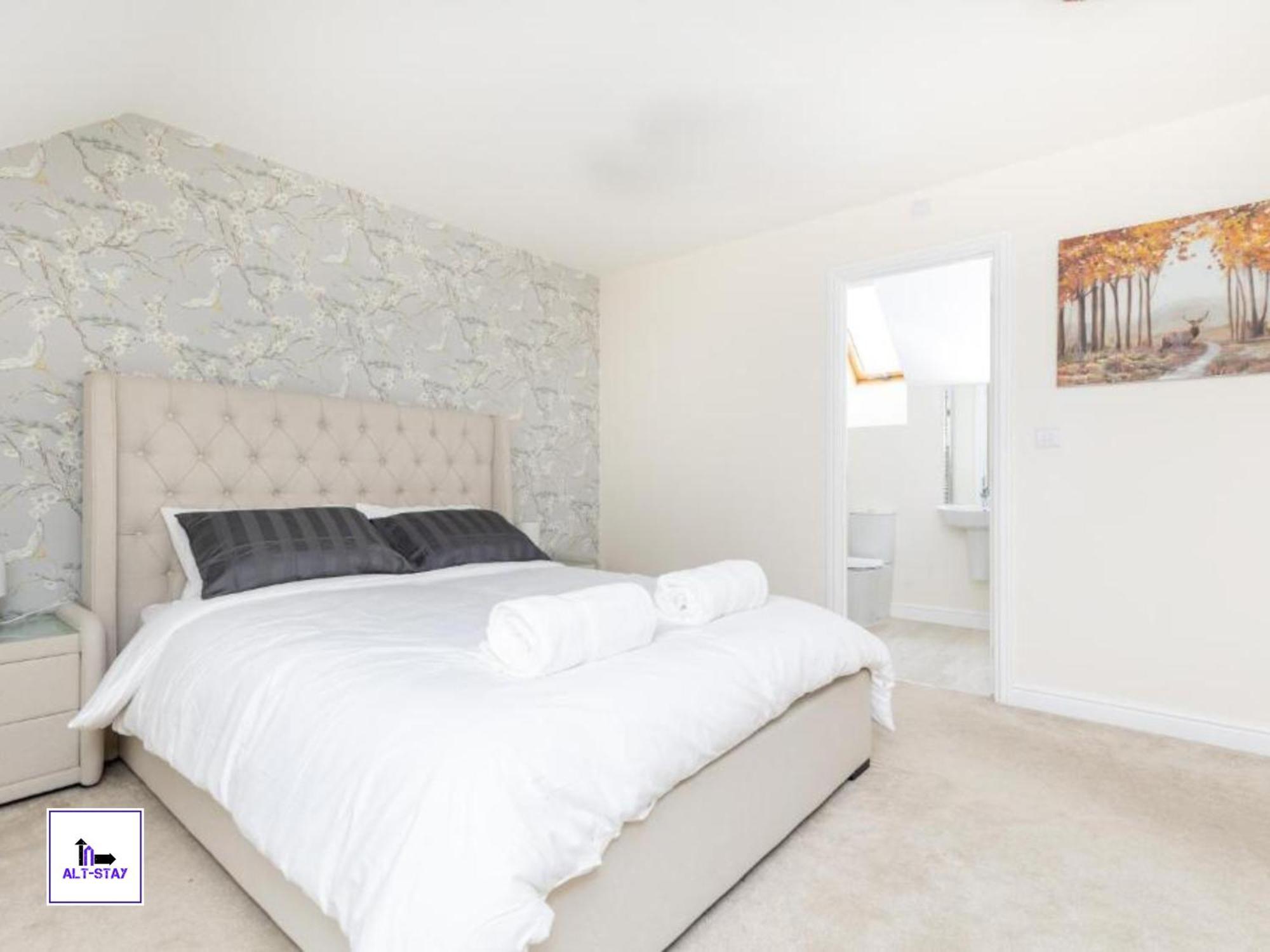 ווייקפילד 4 Bed 3 Bath - Kirkstall House By Alt-Stay Accommodation - Ideal For Contractors & Remote Workers - Long Stays Welcome מראה חיצוני תמונה
